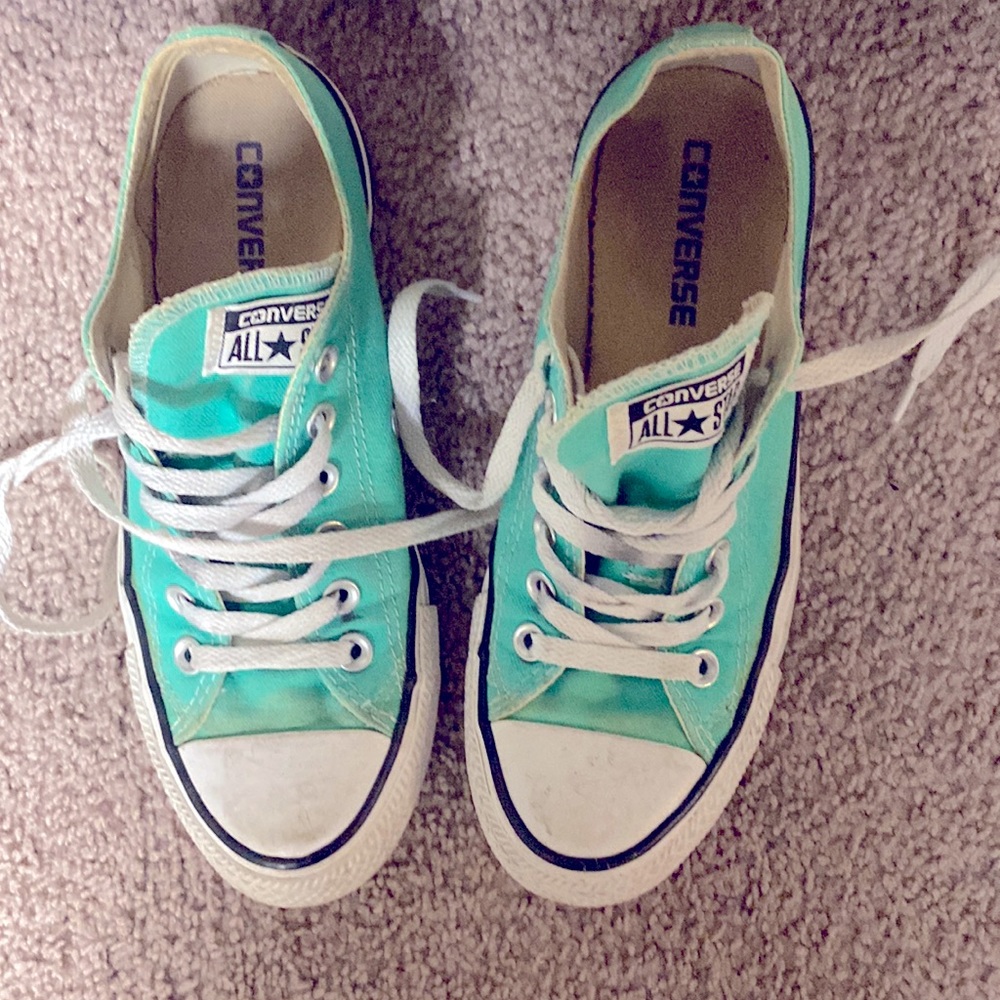 Converse low top- blue teal ish- gently loved. 💙💚